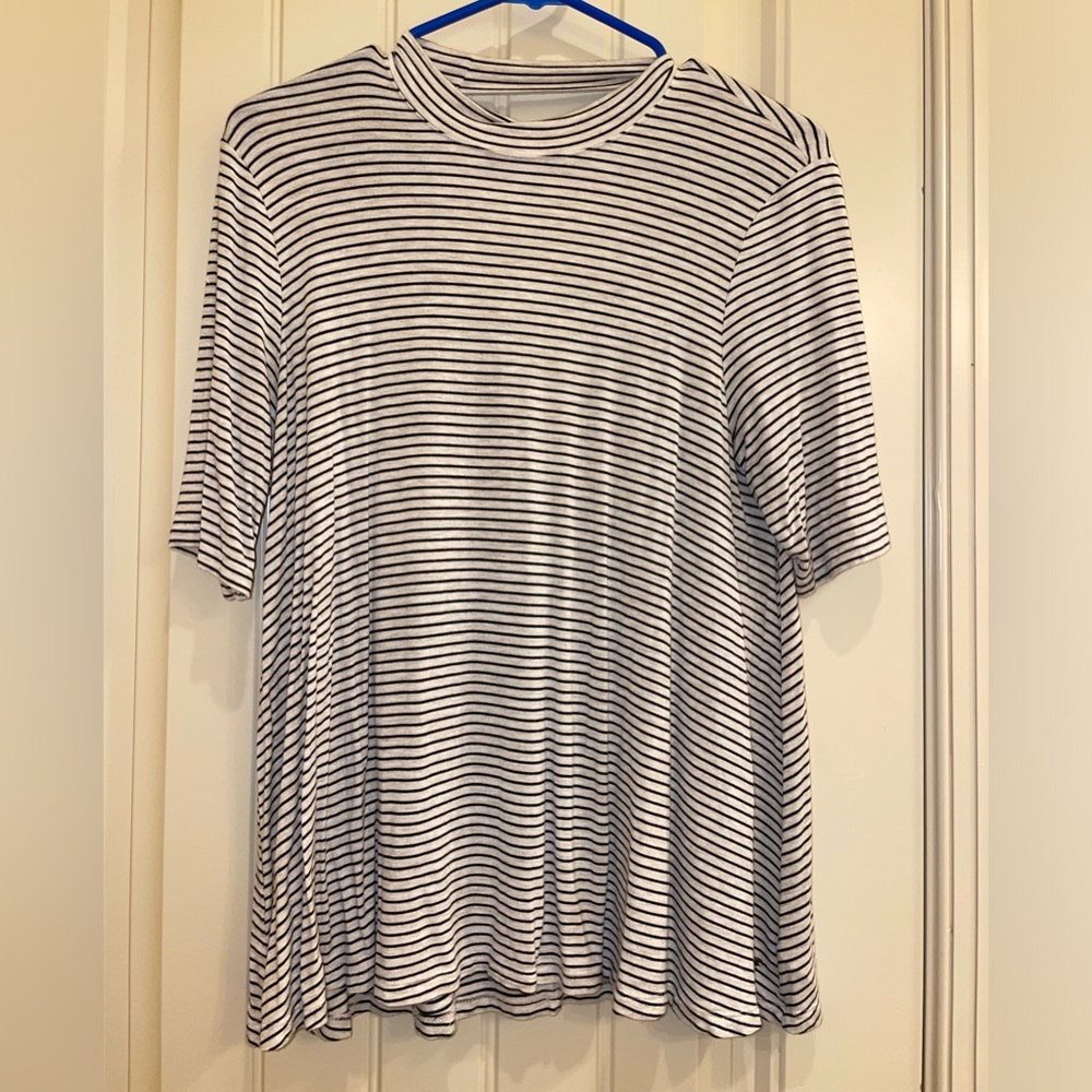 American Eagle shirt